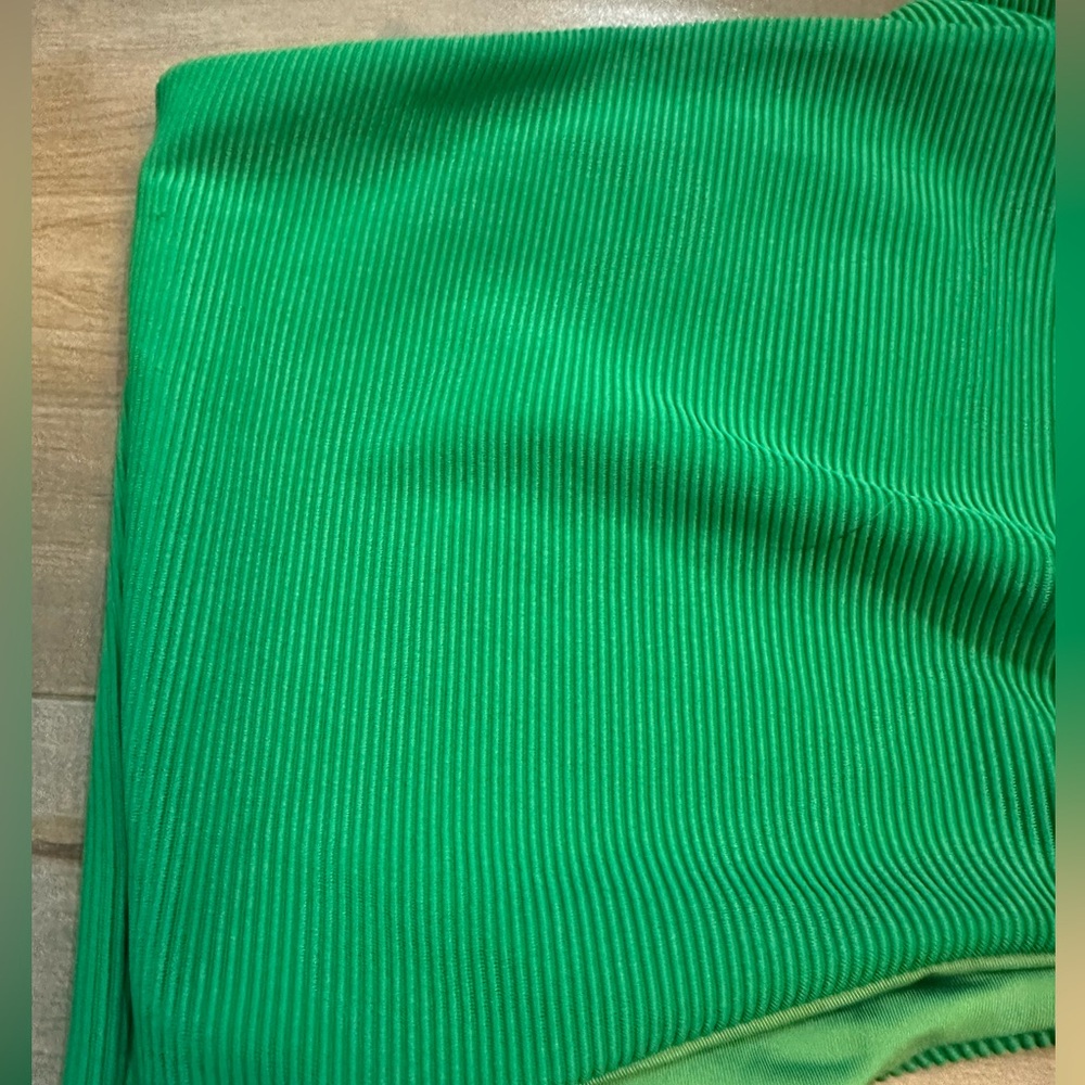 Beach riot Celine One Piece in limited edition Green NWT - Picture 6 of 9